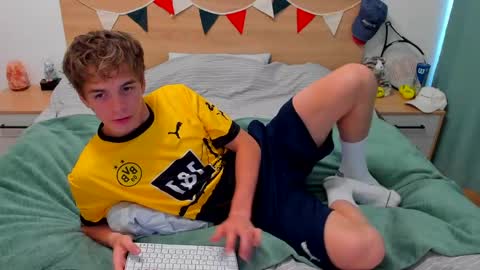 Fandi online show from 04-24-26, 06:27