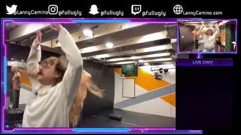 Snapshot of lannycamino chatting on 11-26-25, 01:28 el cee online show from 11-26-25, 01:28