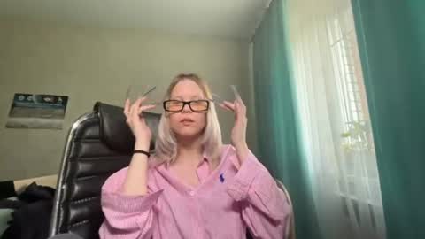 Snapshot of laquandameisinger chatting on 07-25-26, 10:24 Jessica online show from 07-25-26, 10:24