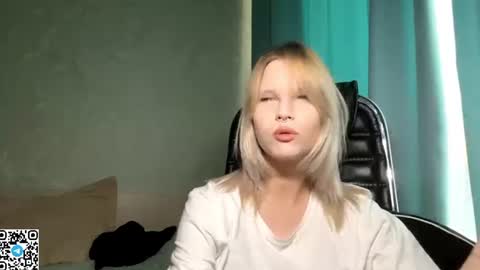 Snapshot of laquandameisinger chatting on 07-28-26, 10:21 Jessica online show from 07-28-26, 10:21