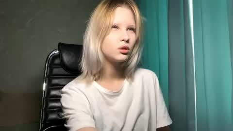 Snapshot of laquandameisinger chatting on 07-28-26, 11:17 Jessica online show from 07-28-26, 11:17