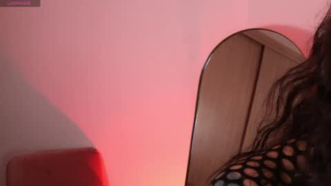 Snapshot of lara_bombshelll chatting on 05-15-26, 08:21 Lara online show from 05-15-26, 08:21