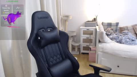 Lara online show from 12-04-25, 07:44