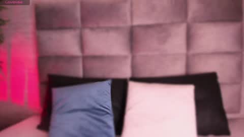 Lara  online show from 01-21-25, 03:15