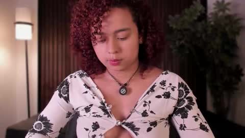 Lara  online show from 10-22-25, 09:14