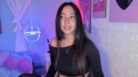 lara online show from 09-17-25, 04:03