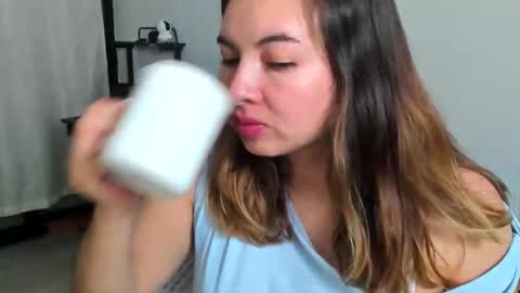 Lara online show from 04-18-26, 12:14