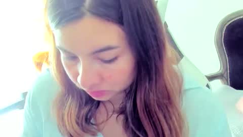 Lara online show from 04-26-26, 01:09