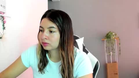 Lara online show from 05-25-26, 04:24
