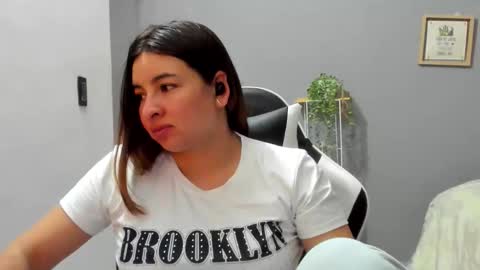 Lara online show from 05-27-26, 01:57
