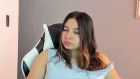 Lara online show from 07-18-26, 02:21