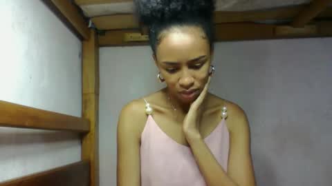 Snapshot of larah98 chatting on 02-11-26, 06:29 larah98 online show from 02-11-26, 06:29