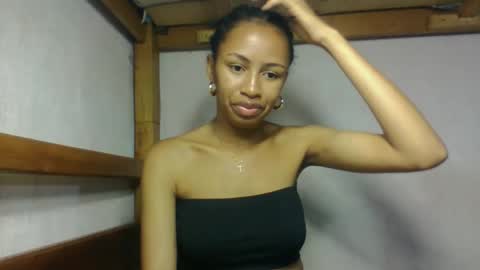 Snapshot of larah98 chatting on 03-06-26, 02:35 larah98 online show from 03-06-26, 02:35