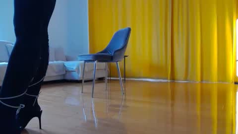 Snapshot of larakanes chatting on 01-15-26, 10:53 LaraKanes online show from 01-15-26, 10:53