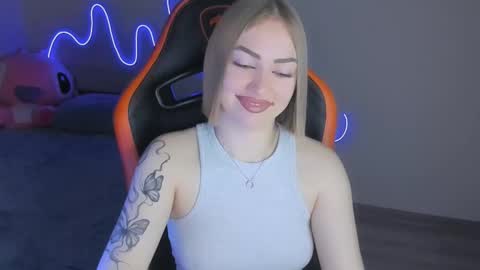 LaraKrein lk online show from 11-28-25, 02:31