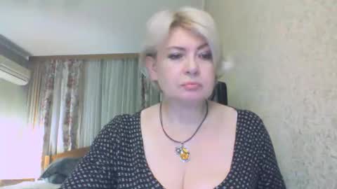 laramrs online show from 11-27-25, 04:42