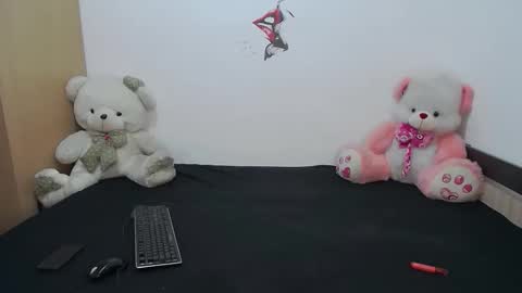 larapoison online show from 11-18-25, 06:01