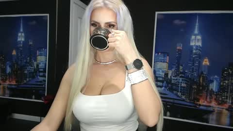 laras_moans online show from 02-19-25, 10:12