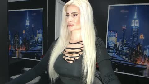 laras_moans online show from 02-25-25, 08:03