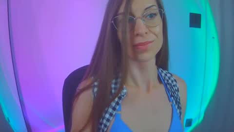 Snapshot of larawintersxxx chatting on 10-11-25, 12:10 larawintersxxx online show from 10-11-25, 12:10