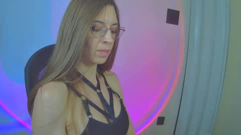 Snapshot of larawintersxxx chatting on 11-11-25, 10:32 larawintersxxx online show from 11-11-25, 10:32