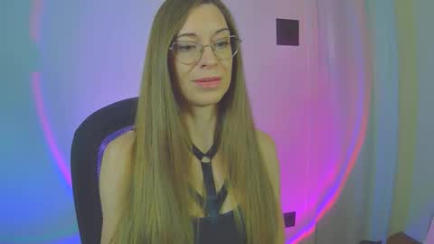 Snapshot of larawintersxxx chatting on 11-19-25, 08:53 larawintersxxx online show from 11-19-25, 08:53