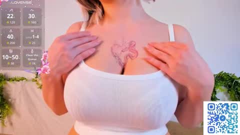 Snapshot of large_ocean chatting on 10-04-25, 05:11 Rose online show from 10-04-25, 05:11