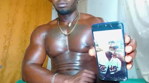 Snapshot of largo_eddy chatting on 01-18-25, 01:18 Largo eddy online show from 01-18-25, 01:18