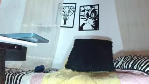 Snapshot of largo_eddy chatting on 02-18-25, 06:59 Largo eddy online show from 02-18-25, 06:59