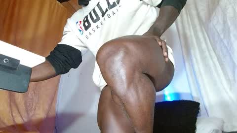 Snapshot of largo_eddy chatting on 10-13-25, 10:04 Largo eddy online show from 10-13-25, 10:04