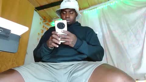 Snapshot of largo_eddy chatting on 11-15-25, 06:55 Largo eddy online show from 11-15-25, 06:55