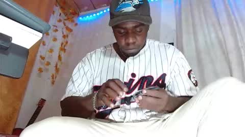 Snapshot of largo_eddy chatting on 12-02-25, 07:14 Largo eddy online show from 12-02-25, 07:14