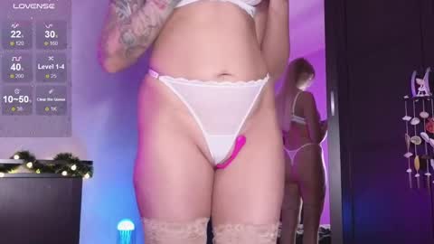 Snapshot of larine_morgan chatting on 01-22-25, 03:31 LarineGMT7 UTC6 online show from 01-22-25, 03:31