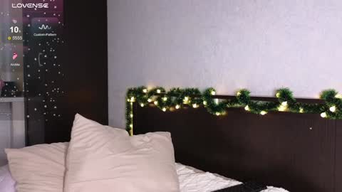 Snapshot of larine_morgan chatting on 01-25-25, 11:13 LarineGMT7 UTC6 online show from 01-25-25, 11:13