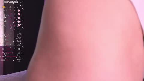 Snapshot of larine_morgan chatting on 02-25-25, 07:09 LarineGMT7 UTC6 online show from 02-25-25, 07:09