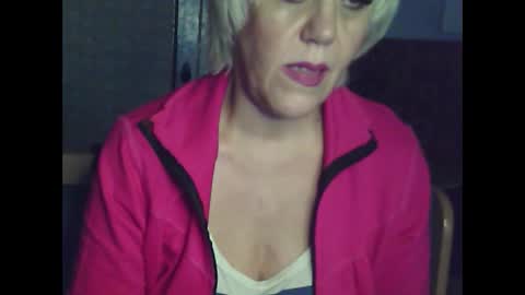 larisaq4ugo24 online show from 10-10-25, 09:52