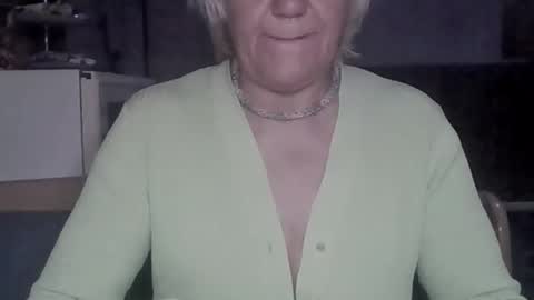 larisaq4ugo24 online show from 02-18-26, 04:25