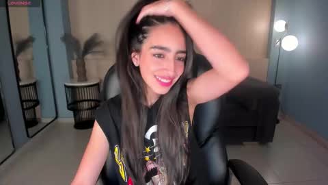 Larisa Smirnov online show from 09-16-25, 04:24