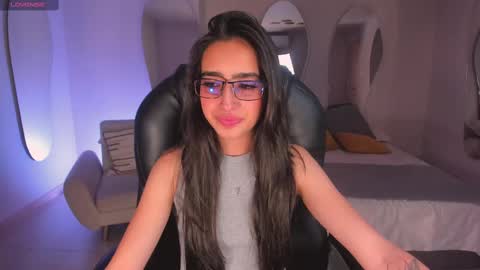 Larisa Smirnov online show from 10-10-25, 03:38