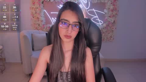 Snapshot of larisasmirnov chatting on 11-28-25, 05:10 Larisa Smirnov online show from 11-28-25, 05:10