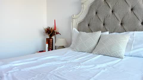 Larissa online show from 01-08-25, 01:31