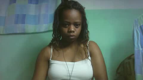 larissa645771 online show from 10-24-25, 05:59