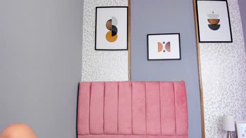 Valentina online show from 12-19-24, 12:34