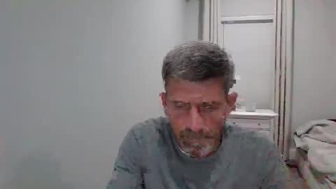 Snapshot of larry77733217 chatting on 09-20-25, 01:50 larry77733217 online show from 09-20-25, 01:50