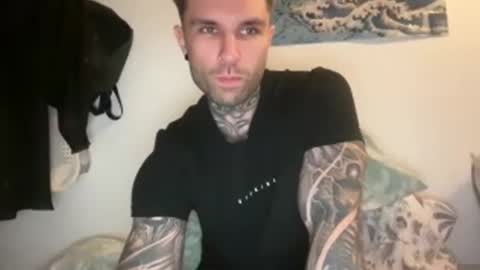 Snapshot of larsskeet chatting on 12-05-25, 06:04 larsskeet online show from 12-05-25, 06:04