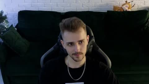 Snapshot of larstar01 chatting on 12-25-24, 12:59 Lars online show from 12-25-24, 12:59