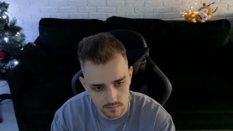 Snapshot of larstar01 chatting on 12-31-24, 05:07 Lars online show from 12-31-24, 05:07