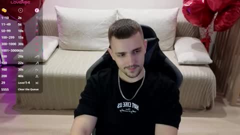 Snapshot of larstar01 chatting on 11-18-25, 09:19 Lars online show from 11-18-25, 09:19