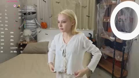 Emilia for my friends Amy online show from 11-04-25, 01:05