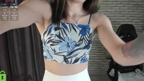 lasly_moon online show from 12-20-25, 07:26